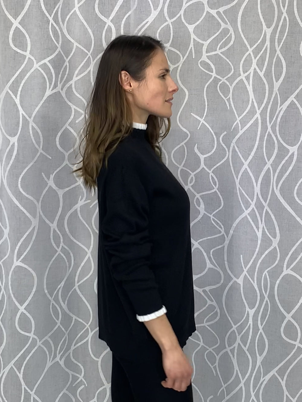 Trim Turtleneck - Modella Lifestyle